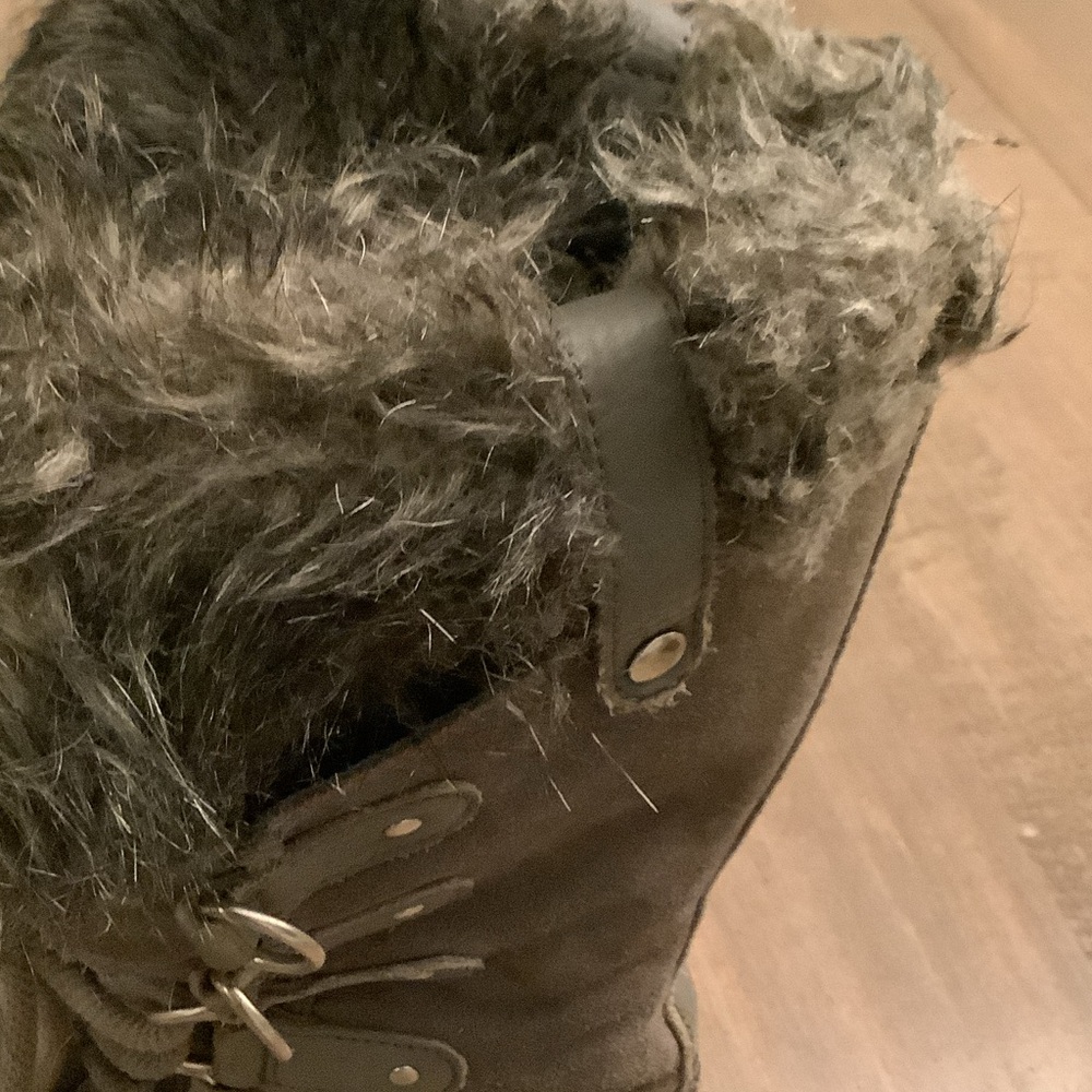 Sorel Joan of Arc Gray Fur-Trimmed Winter Boots - Picture 8 of 9